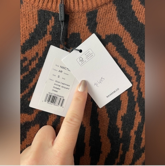 NAADAM Wool-Cashmere Animal Jacquard Sweaterdress NWT MSRP$425 - Picture 9 of 10